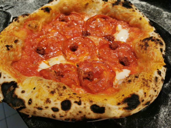 Napoletanische Pizza "Schwein gehabt" - 13,50 € (Vorbestellung)
